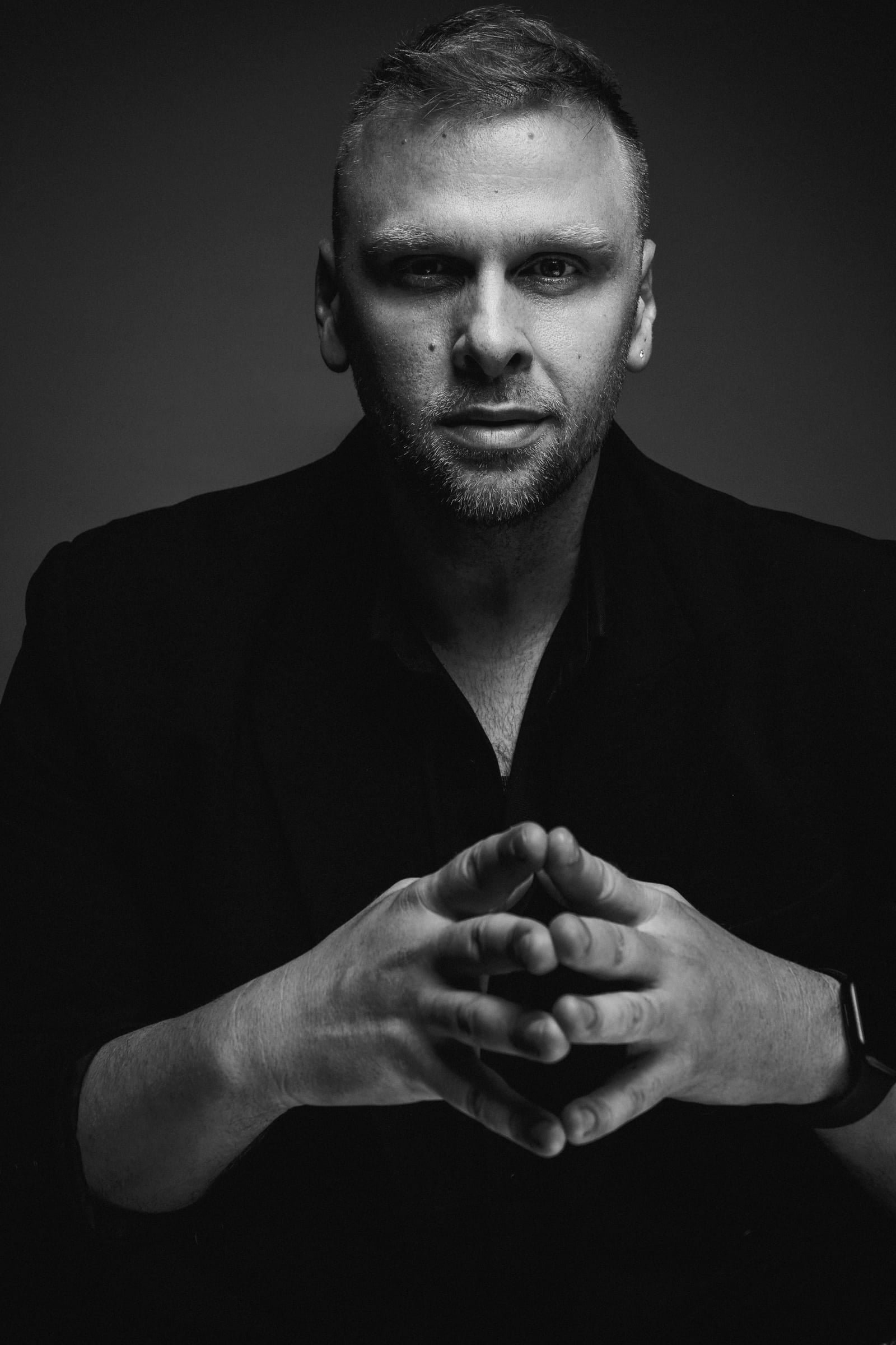 Vanja Tolj, crno-bijeli portret